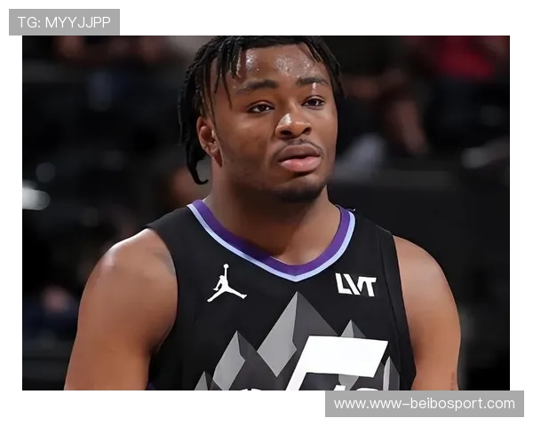 爵士队崛起新星带领球队突破重围 展望未来赛季的潜力与挑战